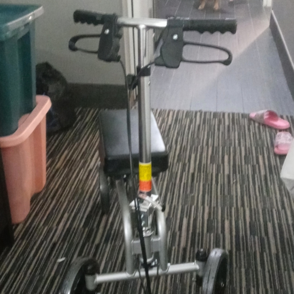 Knee and leg Walker